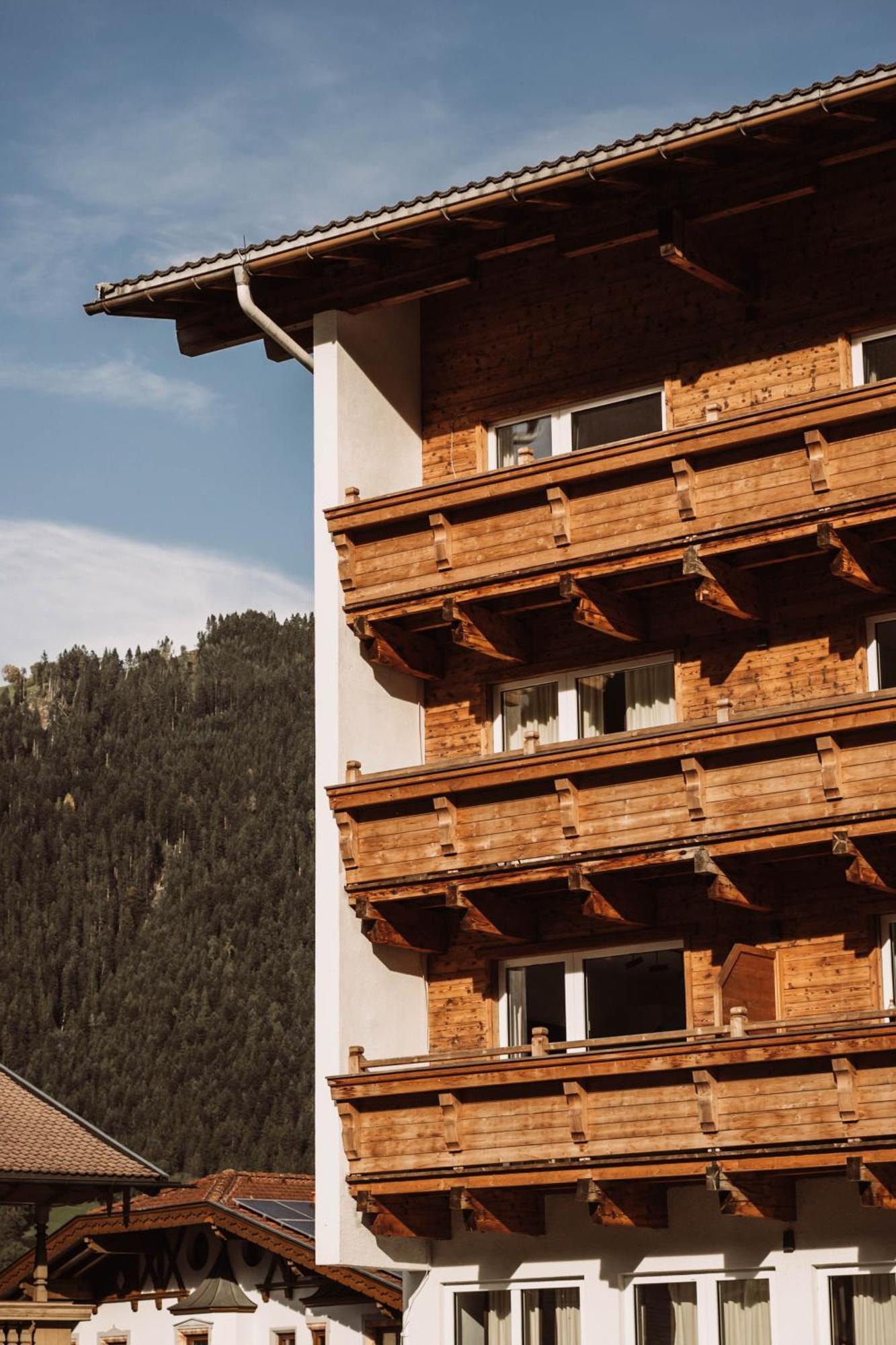 Lebe'Schlitters - Das Ferienapartmenthaus Im Zillertal Exterior photo